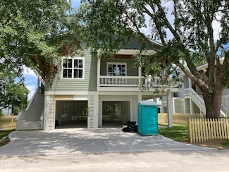 220 Demetz Ave, Pass Christian, MS 39571