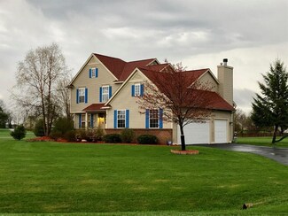 3166 Island Hills Dr Unit 13, Dexter, MI 48130