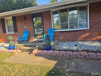 7240 Howdershell Rd, Hazelwood, MO 63042