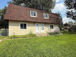 901 12th St SW, Forest Lake, MN 55025