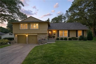 11208 Walnut St, Kansas City, MO 64114