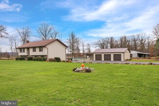 94 Stitzer Rd, Oley, PA 19547