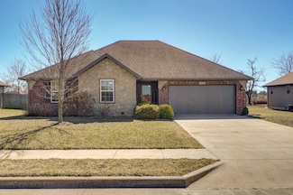 2004 E Greenwich Dr, Ozark, MO 65721