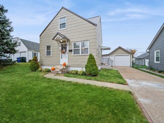 409 19th St NW, Cedar Rapids, IA 52405