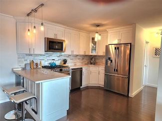 18-15 215th St Unit 6 P, Flushing, NY 11360
