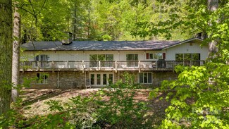 1412 Valmont Dr, Hendersonville, NC 28791