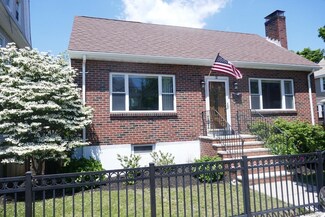 32 Beach Rd, Winthrop, MA 02152