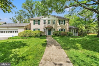8300 Kerry Rd, Chevy Chase, MD 20815