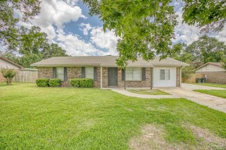 371 Crestfield Cir, Cantonment, FL 32533