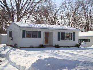 4809 Prairie Ave, McHenry, IL 60050