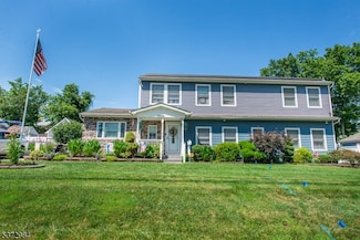 74 Longview Ave, Lake Hiawatha, NJ 07034