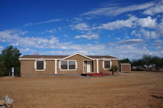 23380 W Staghorn Ln, Congress, AZ 85332