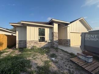 2761 Camargo Dr, Corpus Christi, TX 78415