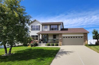 4330 132nd St, Urbandale, IA 50323