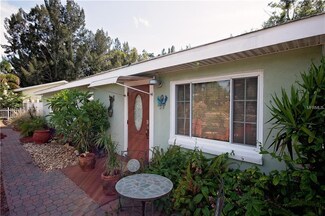 54 Douglas Ave, Dunedin, FL 34698