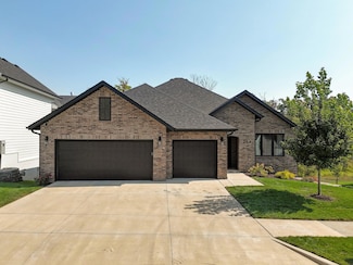 264 S Hickory Hills Blvd, Springfield, MO 65802
