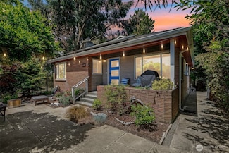 6412 SW Hinds St, Seattle, WA 98116