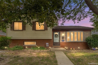 31650 Nelson Dr, Warren, MI 48088