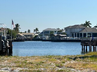 211 Landmark St, Marco Island, FL 34145