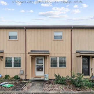 1023 Marina Dr Unit 5, Hurricane, WV 25526