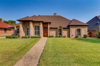 504 Evergreen Dr, Hurst, TX 76054