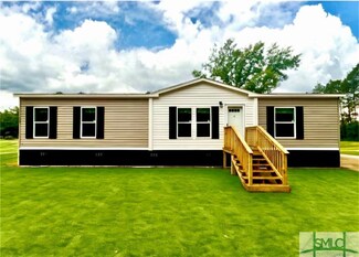 202 Oak Lake Dr, Hinesville, GA 31313