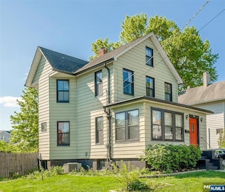 51 Maple St, Rutherford, NJ 07070