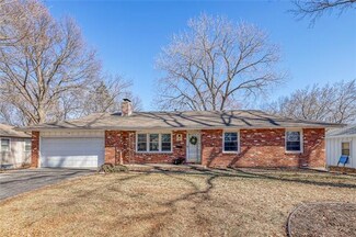 6813 Larsen Ln, Shawnee, KS 66203