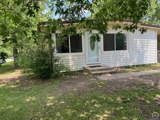 5432 SW 18th St, Topeka, KS 66604