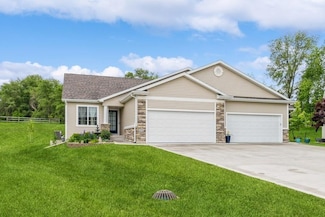 1975 Copper Wynd Ct, Pleasant Hill, IA 50327
