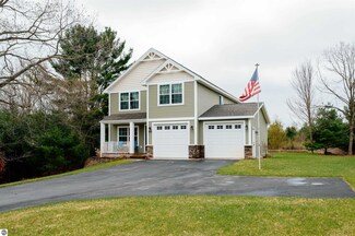 9873 Westwood Dr, Traverse City, MI 49685