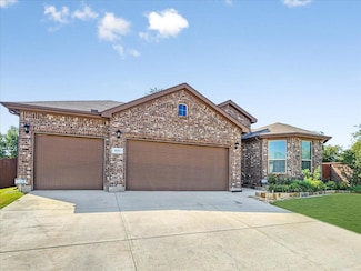 601 Redding Dr, Saginaw, TX 76131