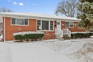 1606 W Willow Ln, Mount Prospect, IL 60056