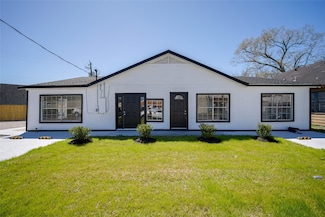 7318 Dahlia St, Houston, TX 77012