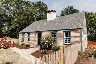 21 Crescent St, Plympton, MA 02367