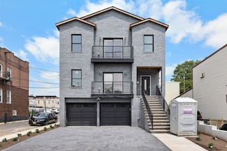 41 E 16th St, Bayonne, NJ 07002