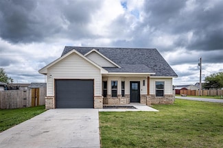 206 2nd St, Elgin, OK 73538