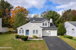 23 Ponderosa Dr, Clifton Park, NY 12065