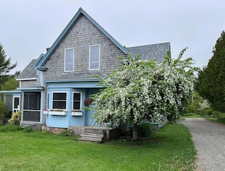 412 N Lubec Rd, Lubec, ME 04652