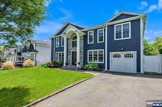 170 Reid Way, Paramus, NJ 07652