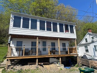 29 Oakes Rd, Highland, NY 12528