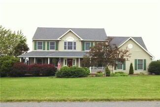 4620 York Dr, Orefield, PA 18069