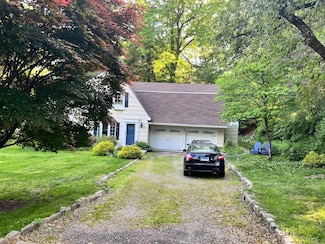 141 Sun Dance Rd, Stamford, CT 06905
