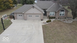 3371 S Applegate Dr, New Palestine, IN 46163