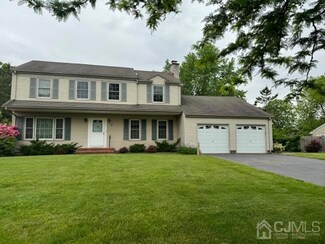 20 Thornton Ln, Piscataway, NJ 08854