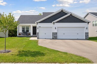 1428 Raymond Dr, Waconia, MN 55387