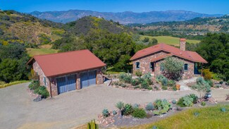 199 Santa Ana Rd, Oak View, CA 93022