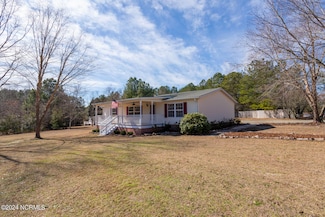 135 Butternut Rd, Carthage, NC 28327