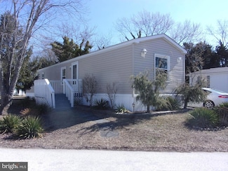 79 Colonial Dr, Chesilhurst, NJ 08089