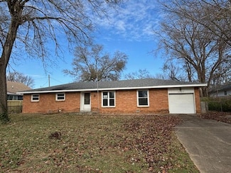 2527 W Lombard St, Springfield, MO 65802
